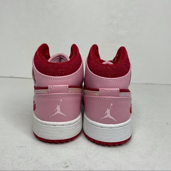 Nike Air Jordan 1 Retro Mid GS “Valentine’s Day” - Picture 4 of 6